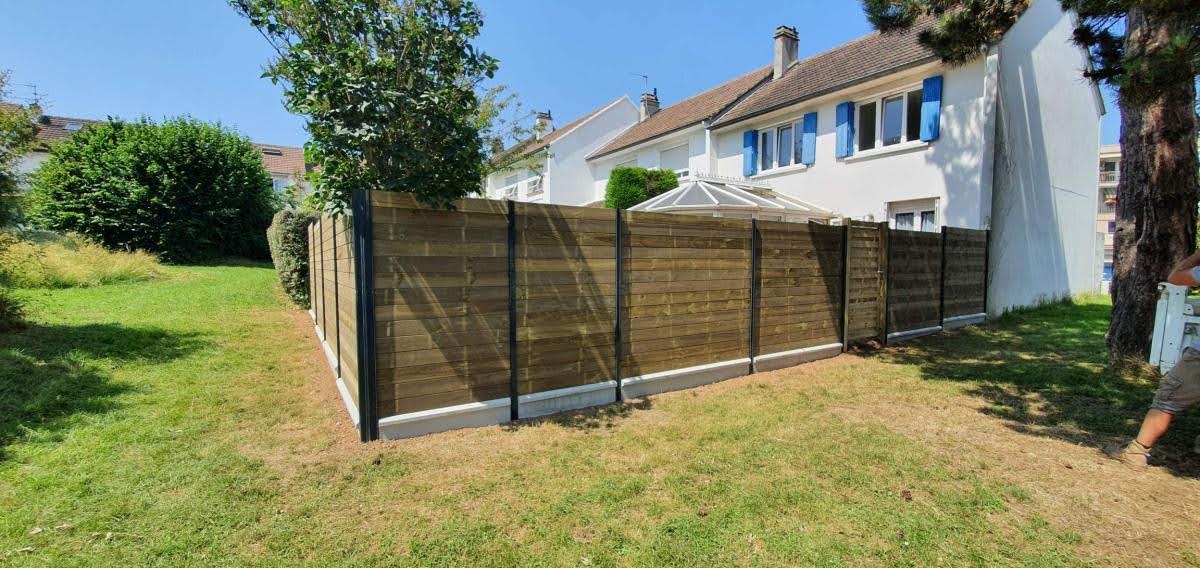 Vente et pose de clôtures de jardin en bois et PVC Normandie - Clôtures  Bataille
