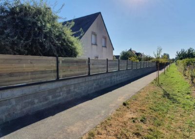 Installation, pose de clôtures sur muret à Caen - AVAE Paysage